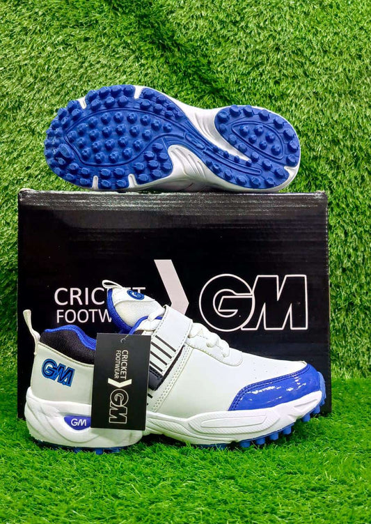 International Sports™ GM Cricket Griper shoes